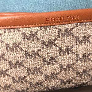 Michael Kors Accessories - 🔥SOLD🔥Michael Kors waist belt pouch bag Michael Kors Accessories - 🔥SOLD🔥Michael Kors waist belt pouch bag